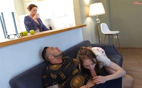 Video Porno MILF E Giovane Lesbica Gratis XHamster