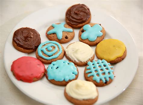 4 Ways to Make Icing for Cookies - wikiHow