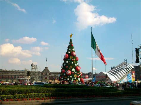 ¿Cuándo se puso el primer árbol de navidad en México? – Gran Turismo México