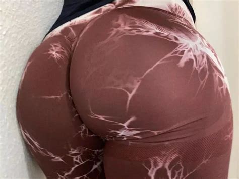 Squeeze My Ass In This Thight Leggings Oc Nudes Leggingsgonewild Nude Pics Org
