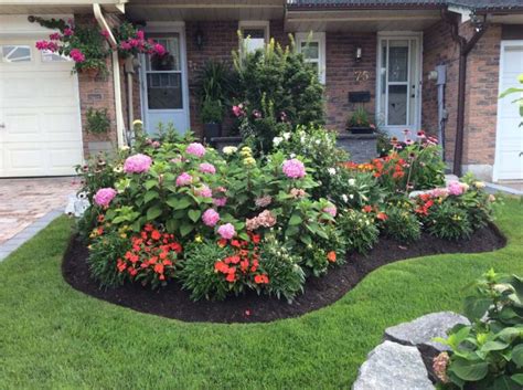 23 Stunning Front Yard Flower Bed Ideas for Curb Appeal