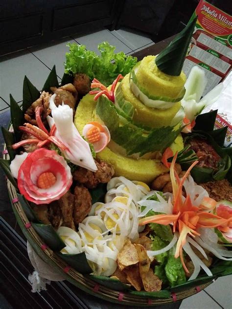 Tumpeng Nasi Kuning Aulia Milano Catering And Snack Surakarta
