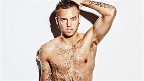 Stai Carina Quando Il Calciatore Diventa Testimonial Di Una Discoteca Gay