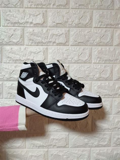 Женские кожаные кроссовки nike air jordan 1 retro high найк джорданы ...