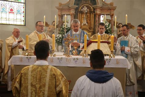 Blagdan Gospe Lurdske svečano proslavljen u župi Presvetog Trojstva u