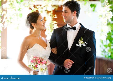 Couple Getting Married Stock Photo Image 13386120