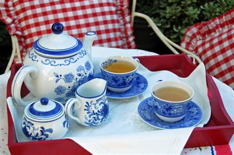 My Painted Garden: The Art of Tea