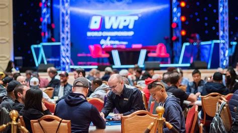 Лас-Вегас принимает один из крупнейших турниров за всю историю покера ...