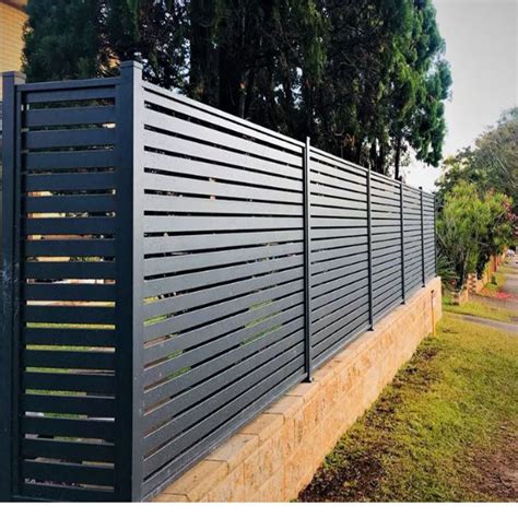 Modern Design Customized Outdoor Metal Fence Panels Privacy Fence