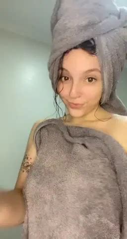 Just Came Out The Shower To Reveal You My Tits Oc Scrolller