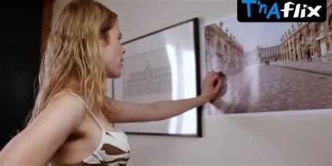 Hande Kodja Bikini Scene In The Unlikely Girl Tnaflix