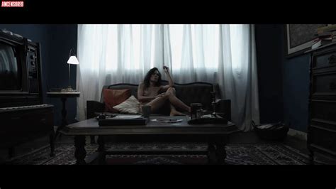 Naked Joana Gatis In Quarto Para Alugar