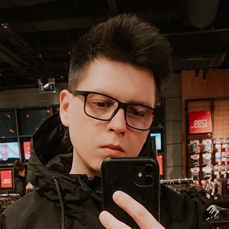 Robert Akimov (@robert_akimov) • Threads, Say more