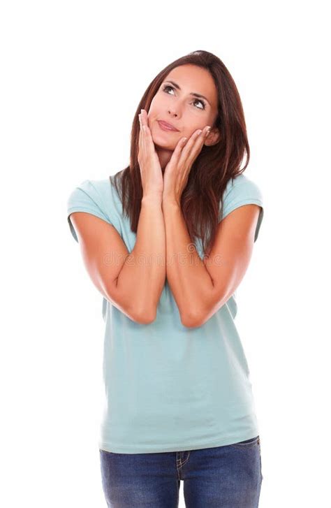 Peinzend Brunette Met Haar Handen Op Gezicht Stock Foto Image Of Alleen Persoon