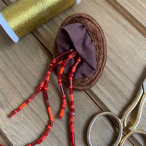 Vulva Pin Pro Wahl Kunst Vagina Stickerei Kunst Fruchtbarkeitsschwester Geschenk Muttertags