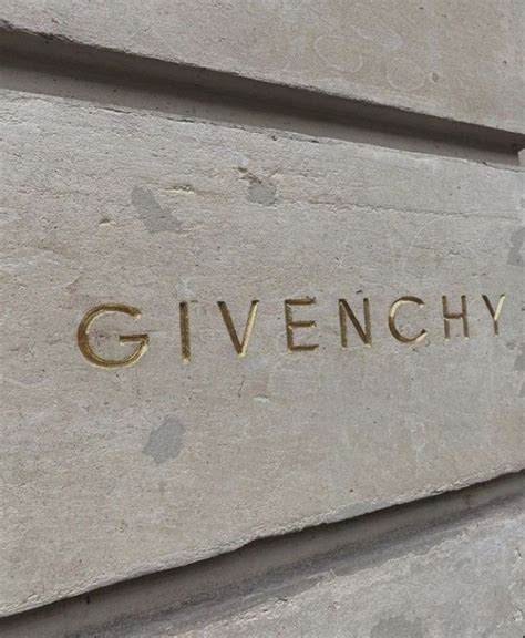 Пин от пользователя aurora на доске things | Винтаж обложки вог ...