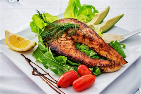 How to Pick the Best Fish to Buy For Dinner - FoodFindsAsia.com