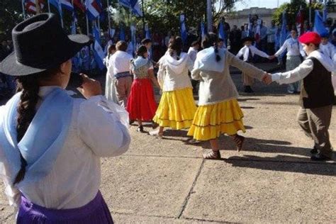 Acto oficial en conmemoración de la Revolución de Mayo FM Spacio 98 1