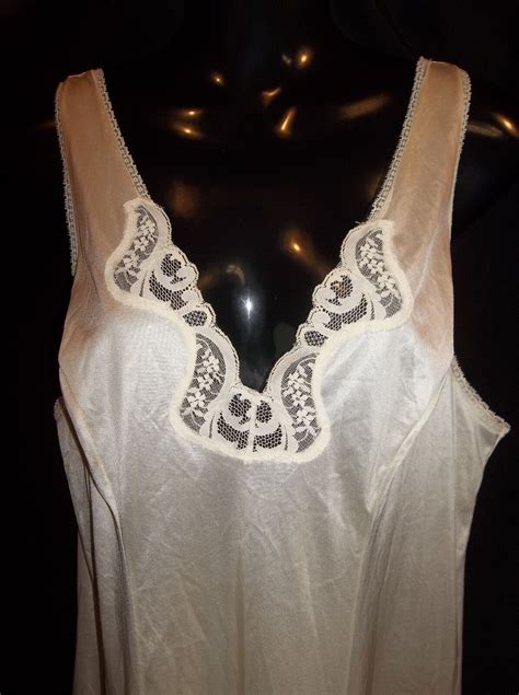IVORY Slip Gown Lingerie Women S Size MEDIUM Gem
