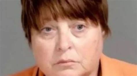 Bertugas Di Penjara Ibu Guru Malah Buka Jasa Phone Sex Untuk Para Napi Layani Pelanggan