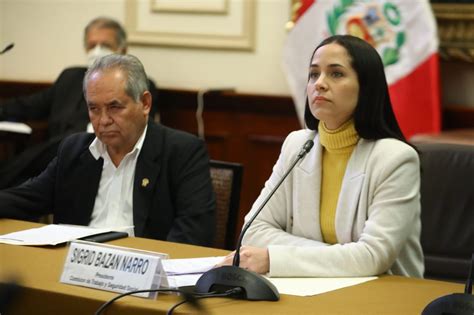 Patricia Chirinos Presenta Denuncia Constitucional Contra Sigrid Bazán