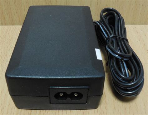 APD Asian Power Devices Inc DA 24B12 AC DC Adapter 12V 2A Netzteil Nt895