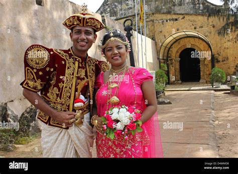 Sri Lankan Homecoming Couple Stock Photo Alamy