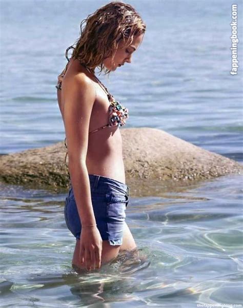 Nora Arnezeder Noraarnezederofficial Nude The Fappening Photo 1315009 FappeningBook