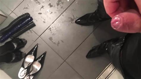 Pissing On High Heels And Dildos Gay Porn Feat Fetishlover XHamster