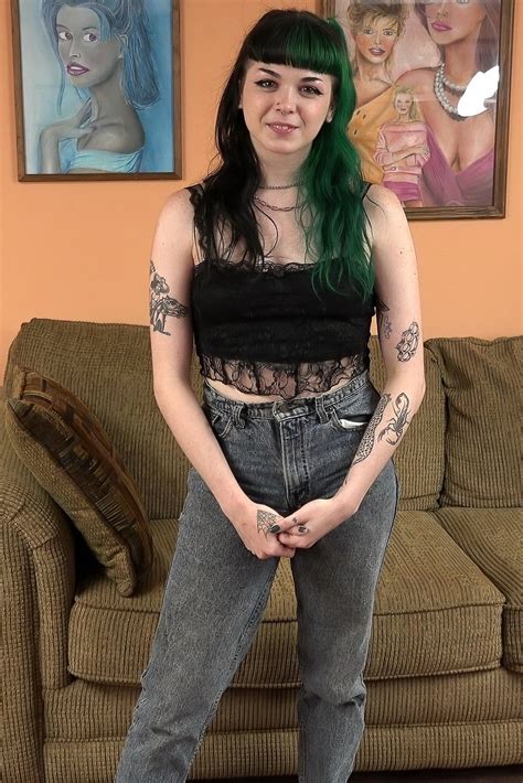 Green Haired Emo Slut Eliza Bea Shows Her Inked Body Gives A Hot POV Blowjob CoedCherry