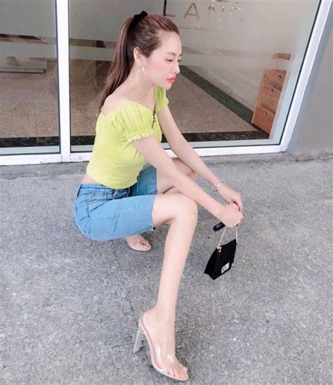 Sao Việt Chi Pu Quỳnh Anh Shyn khoe ảnh mặc bikini nóng bỏng