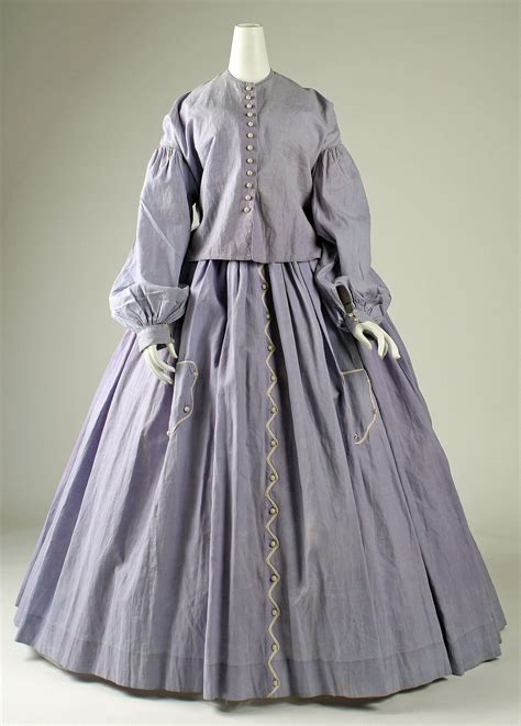 Fashion Moments – Bishop Sleeve | Genealogy Lady