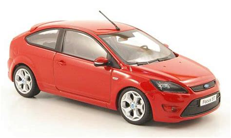 Modellino In Miniatura Ford Focus 1 43 Minichamps MkI Turnier Metallic