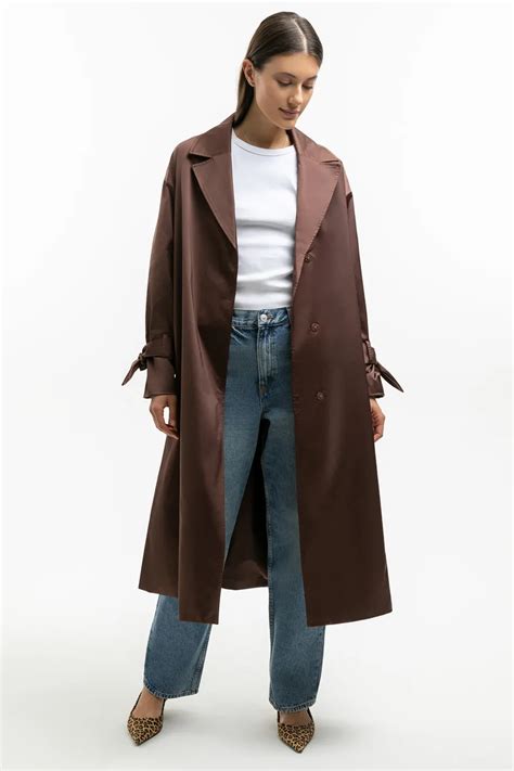 Женские плащи и тренчи - купить в Москве, цены и доставка в интернет ...