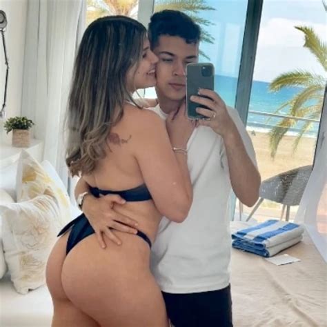 Amateur Couple Enjoying An Intense Fuck Feat SecretsFilmed XHamster