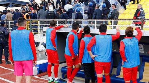 30 kişilik Amed taraftarı stattan çıkarıldı Futbol Haberleri Spor