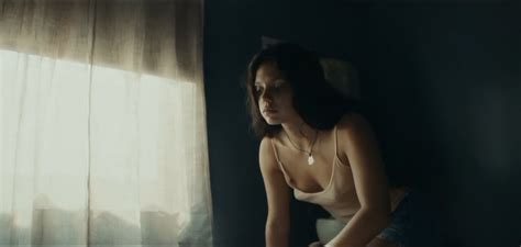 Nude Video Celebs Laetitia Casta Nude Noee Abita Nude Une Ile