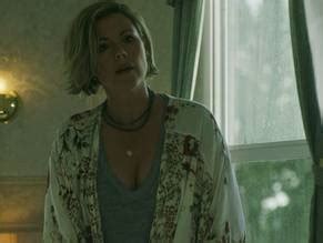 KATHLEEN ROBERTSON Nude AZNude