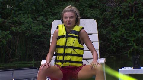 Naked Georgia Toffolo In I M A Celebrity Get Me Out Of Here