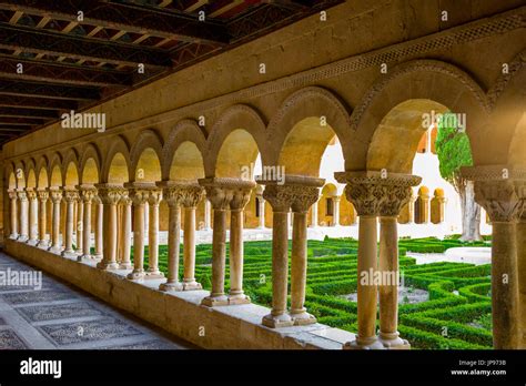 Claustro románico del Monasterio de Santo Domingo de Silos España