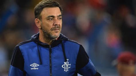 Álvaro Recoba dejó de ser el director técnico de Nacional informó el club