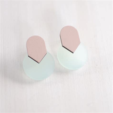 nO Glass nude So Billy vente en ligne de bijoux de créateur en bois et plexi