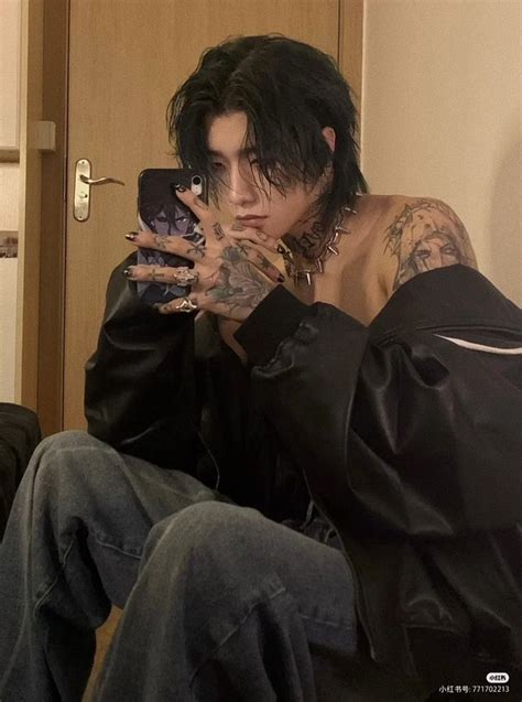 Pin on 𝑔r𝕦几έ 𝓖Uүş in Hot emo guys Cute emo guys Emo guys