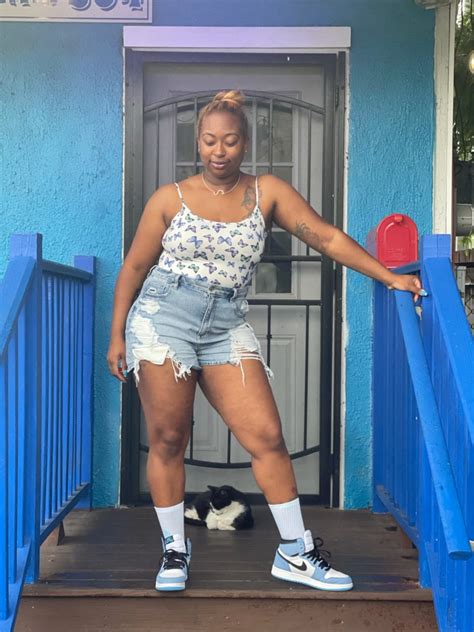 Sex Sneakers VI SneakherClub