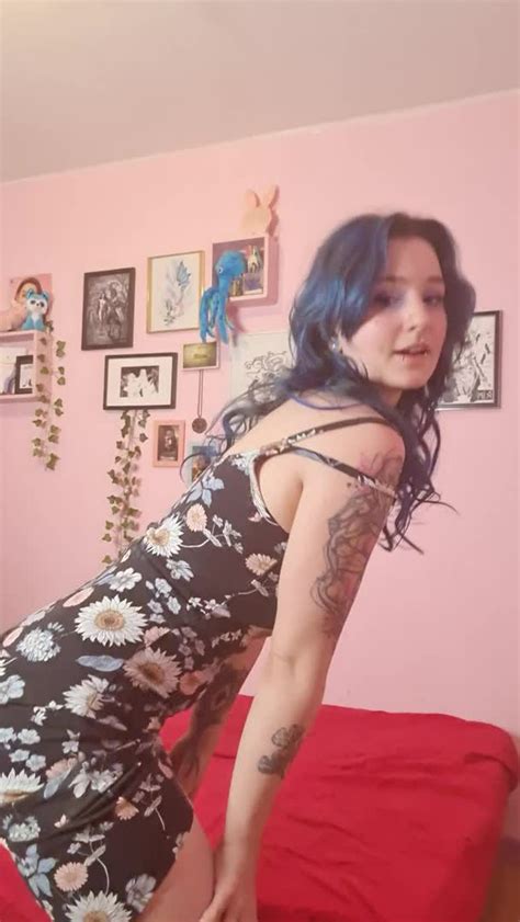 Please Look At My Big Ass Shaking Scrolller