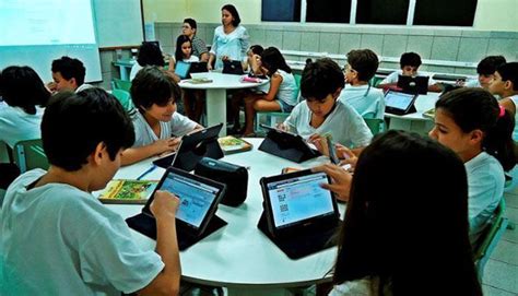 Internet E Escola - Governo vai instalar 12 mil pontos de internet em escolas públicas