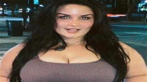 SEXY BBW GIANTESS BIG BOOBS VORE YouTube