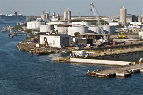 Dock Facilities Port Of Tampa Florida Stock Image Image Of Shipping