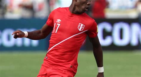 Selecci N Peruana Luis Adv Ncula Mand Fuerte Mensaje A Gianluca