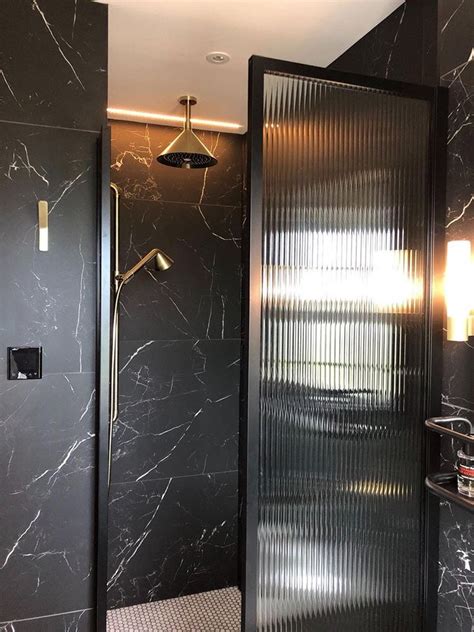Drenchshowersbathroomwithribbedglassshowerscreen Liznylon Designs